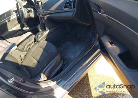 2018 Hyundai Elantra Value Edition из США, поврежденный, VIN 5NPD84LF8JH276545